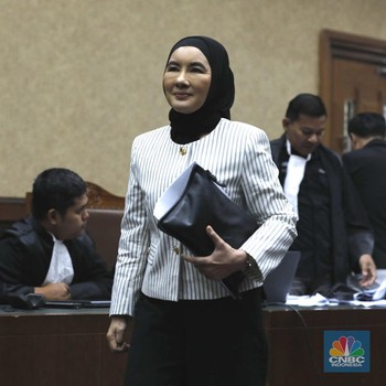 Momen Eks Bos Pertamina Nicke Widyawati Jadi Saksi Sidang Kasus Minyak