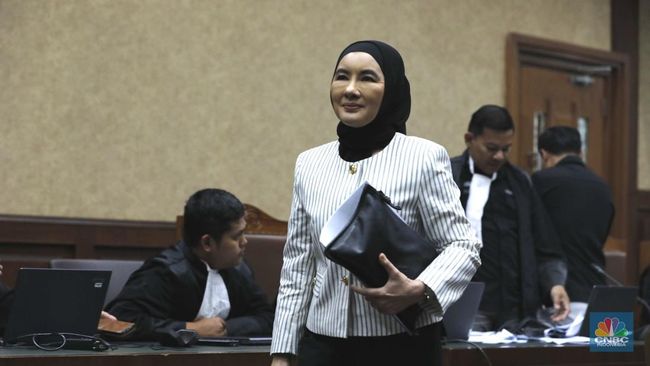 Momen Eks Bos Pertamina Nicke Widyawati Jadi Saksi Sidang Kasus Minyak