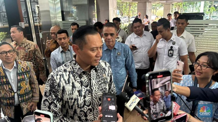 Menko AHY sambangi kantor Kemenkeu. (CNBC Indonesia/Zahwa)