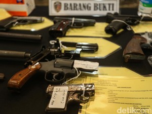 Sindikat di Sumedang Jualan Senpi Rakitan Secara Online Pakai Sistem PO