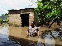 Potret Banjir Terparah Melanda Usai Hujan Lebat, 72.000 Rumah Terendam