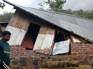 Rumah Warga di Lembata Roboh Diterjang Angin Puting Beliung