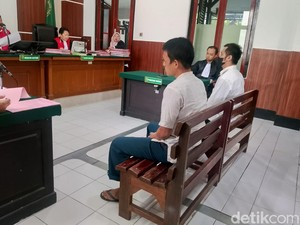 Edarkan Uang Palsu, 2 Pria Surabaya Divonis 2 Tahun 4 Bulan