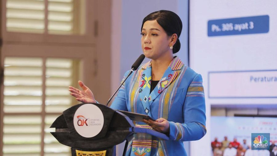 Kepala Eksekutif PEPK Friderica Widyasari Dewi dalam acara Penyerahan Rp. 161 Miliar Dana Masyarakat Korban Scam oleh Indonesia Anti-Scam Center di Gedung AA Maramis, Jakarta, Rabu (21/1/2026). (CNBC Indonesia/Tri Susilo)