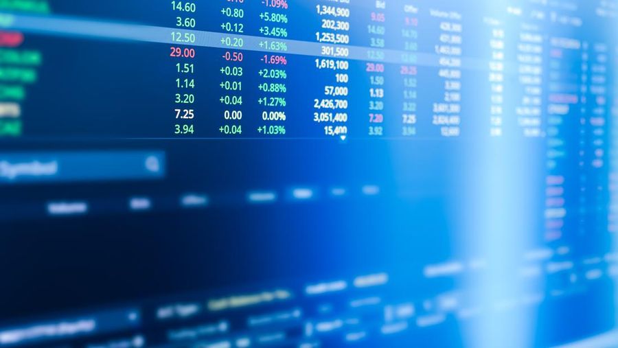 IHSG bergerak datar di 9.134, asing catat beli tipis. KEEN kantongi proyek PLTS 10 MW senilai US$25 juta, BUVA ajukan rights issue hingga 50 miliar saham.