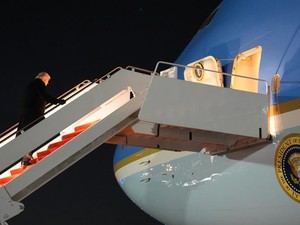 Air Force One Bermasalah, Trump Ganti Pesawat-Telat 3 Jam ke Davos