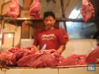 Nasib Pedagang Daging Sapi 'Terjepit' oleh Emak-Emak dan Pemasok