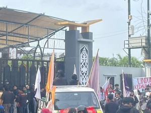 Mahasiswa Kaltim Unjuk Rasa Tolak Wacana Pilkada Lewat DPRD
