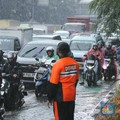 Air Hujan Jakarta Mengandung Mikroplastik, Menkes Imbau Pakai Masker