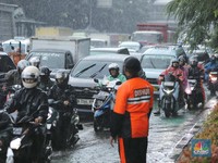 Air Hujan Jakarta Mengandung Mikroplastik, Menkes Imbau Pakai Masker