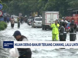 Video: Hujan Deras-Banjir Terjang Cawang, Lalu Lintas Lumpuh Total