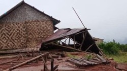 Diterjang Angin Kencang, Gedung SD di Alor Rubuh dan Siswa Terpaksa Diliburkan