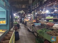 Harga Sembako di Pasar Tebet Barat Hari Ini, Daging Ayam Rp40.000