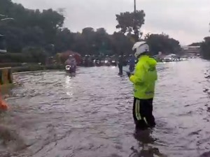 Video: Kondisi Jalan DI Panjaitan Terendam Banjir Pagi Ini