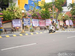Karangan Bunga Penuhi Balai Kota Madiun Usai KPK OTT Maidi