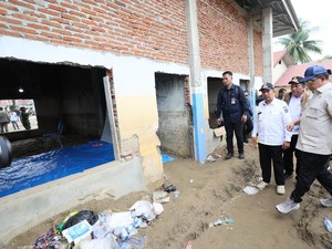 Tito Karnavian Minta Renovasi Sekolah Terdampak Banjir di Pidie Jaya Dipercepat