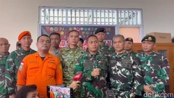 6 Jenazah Korban Pesawat ATR 42-500 Saling Berdekatan di Jurang 250 Meter