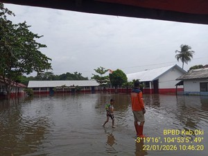 Banjir Belum Surut, Siswa di OKI Masih Belajar Daring