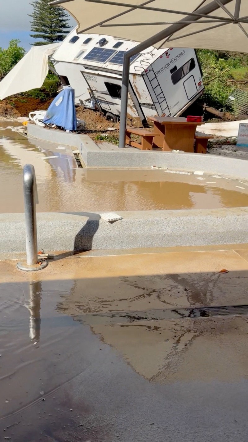 An aerial view of an area affected by a landslide triggered by heavy rains, in Mount Maunganui, New Zealand January 22, 2026, in this screengrab obtained from a social media video. Amy Till/via REUTERS  THIS IMAGE HAS BEEN SUPPLIED BY A THIRD PARTY. MANDATORY CREDIT. NO RESALES. NO ARCHIVES. REFILE - CORRECTING YEAR FROM