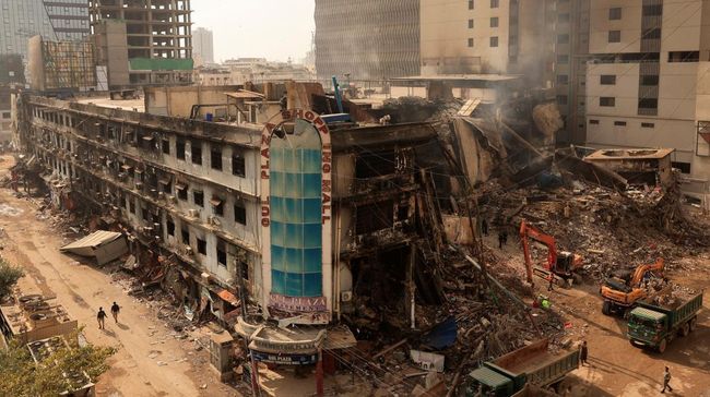 Kebakaran Dahsyat Lalap Mal: Gedung Hangus dan Hancur, Puluhan Tewas