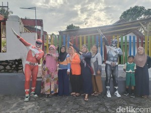 Power Rangers Dapat Perintah Khusus Antar MBG di Jember