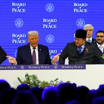 Momen Prabowo Teken Piagam, RI Resmi Gabung Dewan Perdamaian Trump