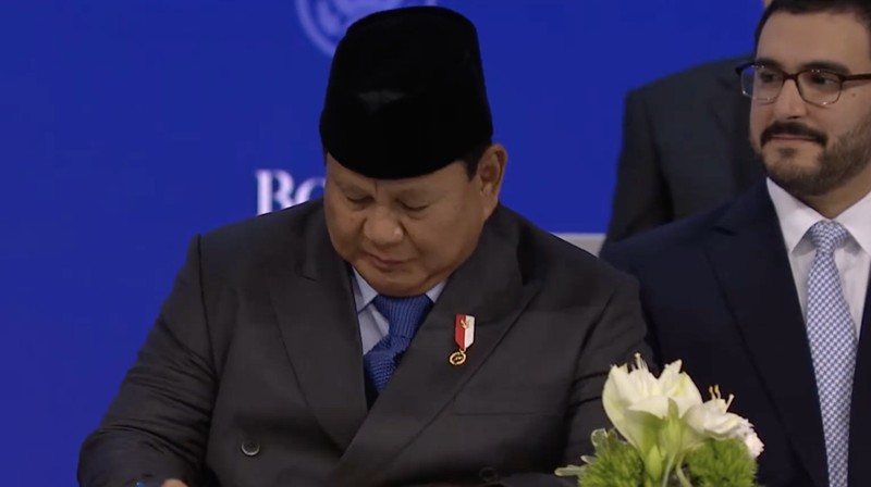 Menantu Presiden AS Donald Trump, Jared Kushner, ikut serta dalam pengumuman piagam untuk inisiatif Dewan Perdamaian Presiden AS Donald Trump yang bertujuan untuk menyelesaikan konflik global, bersamaan dengan Forum Ekonomi Dunia (WEF) ke-56, di Davos, Swiss, 22 Januari 2026. (REUTERS/Denis Balibouse)