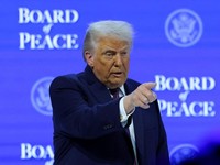 Trump Gugat Raksasa Bank Ini ke Pengadilan, Tuntut Rp84,8 T