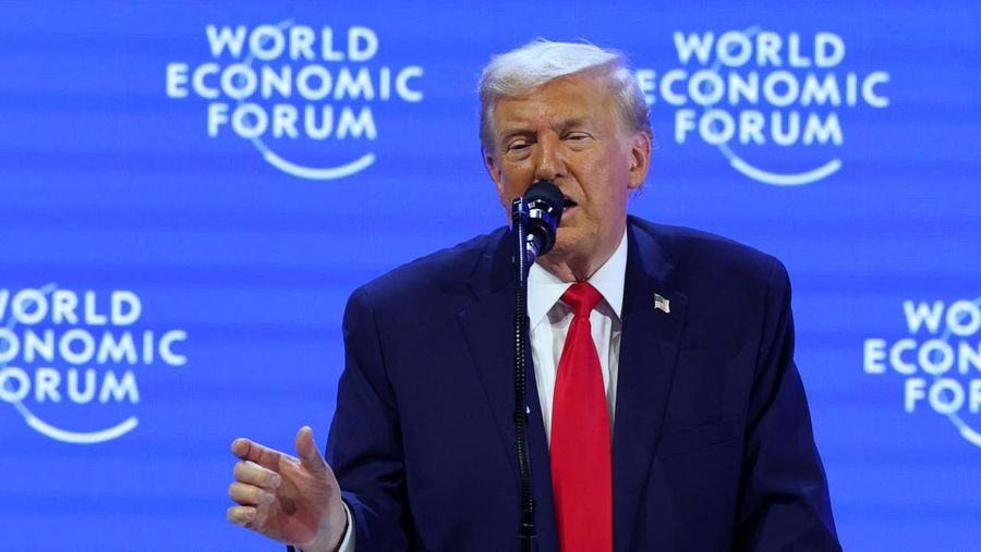 Presiden AS Donald Trump menghadiri pertemuan tahunan Forum Ekonomi Dunia (WEF) ke-56 di Davos, Swiss, 21 Januari 2026. *(REUTERS/Denis Balibouse)