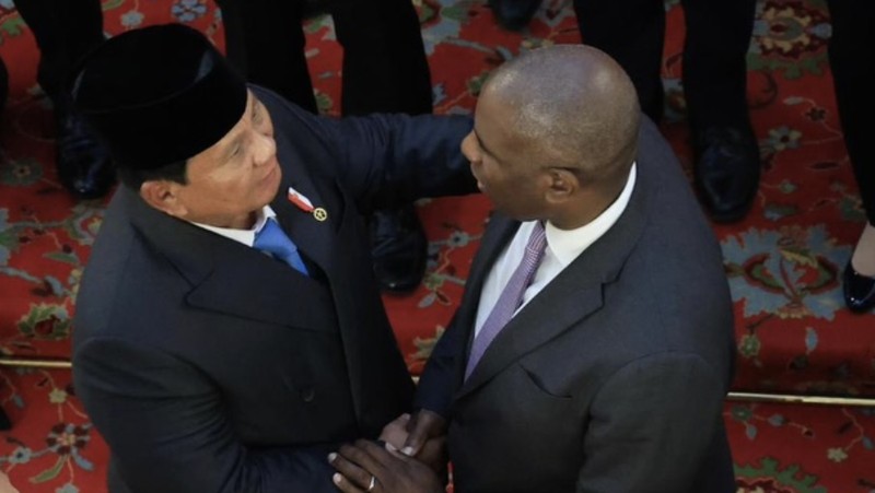 Presiden menghadiri forum bisnis dan investasi yang dipimpin oleh Wakil Perdana Menteri Inggris, David Lammy, bersama delegasi pengusaha dari Inggris dan Indonesia dalam rangka lawatan kenegaraan di Inggris. (Instagram/Prabowo)