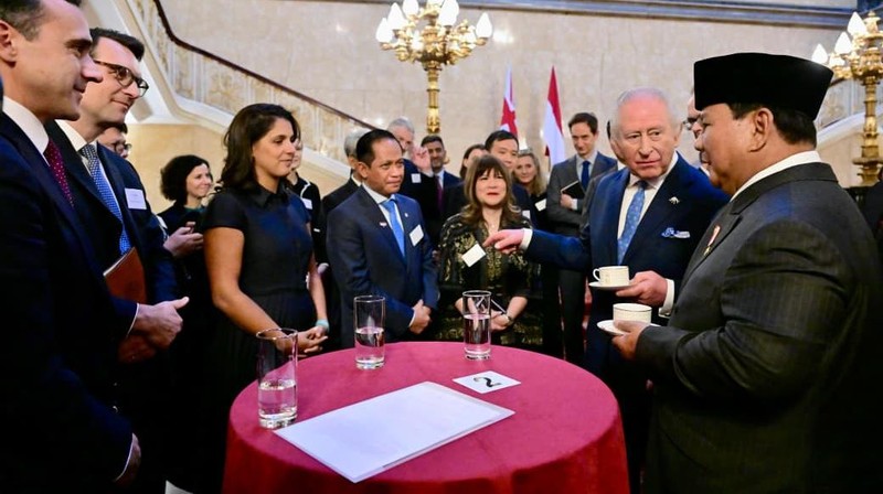 Raja Charles bersama Presiden Indonesia Prabowo Subianto saat audiensi di Clarence House di London, Inggris, 21 Januari 2026. (Sekretariat Presiden RI)