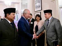 Seskab Teddy Ungkap 'Oleh-Oleh' Prabowo dari Inggris: Investasi Rp90 T