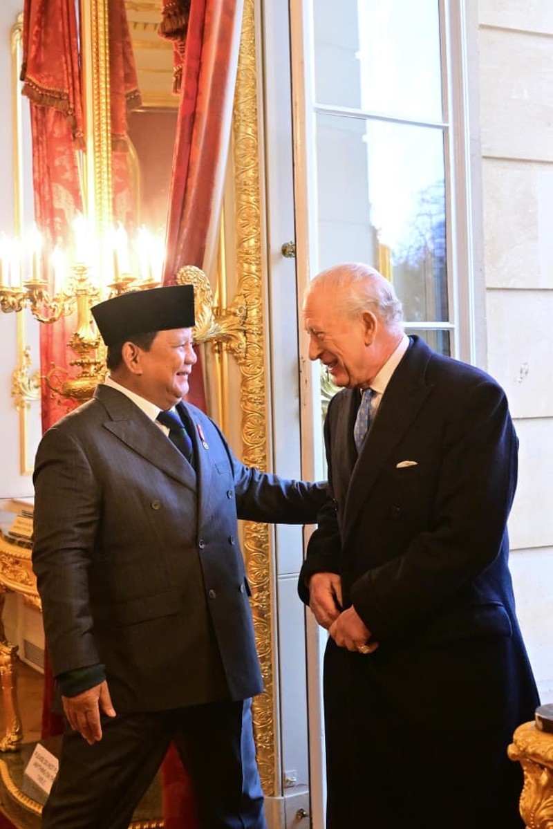 Raja Charles bersama Presiden Indonesia Prabowo Subianto saat audiensi di Clarence House di London, Inggris, 21 Januari 2026. (Sekretariat Presiden RI)