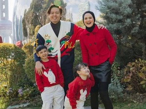 Pengalaman Seru Roger Danuarta Ajak Istri-Anak ke China