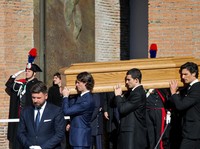 Momen Penghormatan Terakhir Kepada 