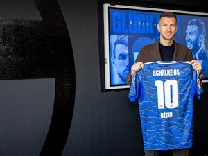 Edin Dzeko Balik ke Jerman, Gabung Klub Schalke 04