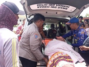 Perahu Nelayan Ditelan Ombak Besar di Indramayu, Satu Orang Hilang