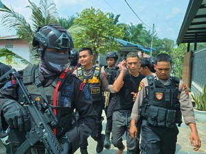 Video: Momen BNN-Polda Sumut Gerebek Kampung Narkoba di Deli Serdang