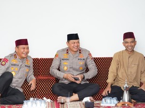 Potret Kapolda-Wakapolda Riau Bersama UAS: Sinergi Ulama-Umaro Jaga Kamtibmas