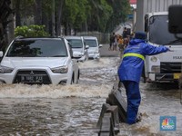 5 Kegiatan yang Tak Boleh Dilakukan Saat Hujan Petir, Bisa Bahaya!