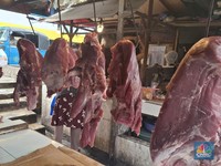 Pedagang Daging Sapi di Pasar Kramat Jati Mulai Jualan Penuh Besok