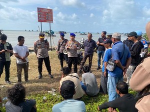 Polisi Tertibkan Tambang Timah Ilegal di Pelabuhan Nelayan Bangka Barat