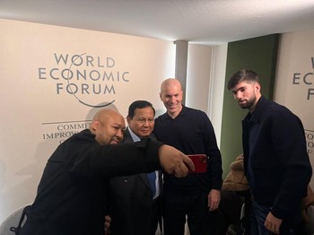 Momen Prabowo Bertemu Zidane di WEF Davos