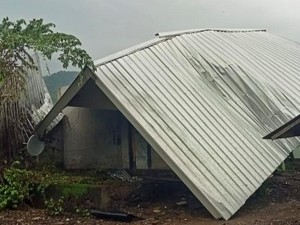 Rumah Warga Porak-poranda Diterjang Angin Kencang di Lombok Timur