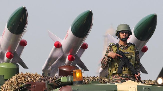 Penampakan Negara Pemilik Nuklir Asia Pamer Kekuatan Militer