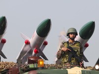 Penampakan Negara Pemilik Nuklir Asia Pamer Kekuatan Militer