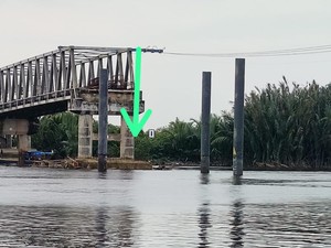 Tiang Pancang Jembatan P6 Lalan Roboh Usai Diserempet Tug Boat
