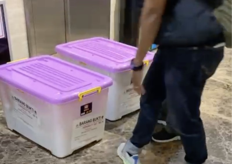 Bareskrim Polri menggeledah Kantor Pusat Dana Syariah Indonesia di District 8 SCBD, Jakarta Selatan, Jumat (23/1/2026). (Dok. Bareskrim Polri)