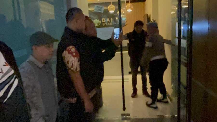 Bareskrim Polri menggeledah Kantor Pusat Dana Syariah Indonesia di District 8 SCBD, Jakarta Selatan, Jumat (23/1/2026). (Dok. Bareskrim Polri)