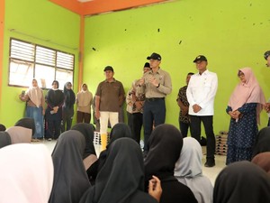 Menko AHY Tinjau SMPN 1 Karang Baru, Pastikan Pemulihan Pascabanjir